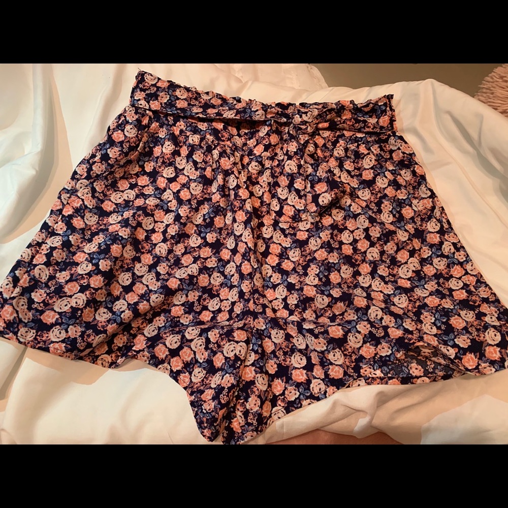 Copper Key floral shorts